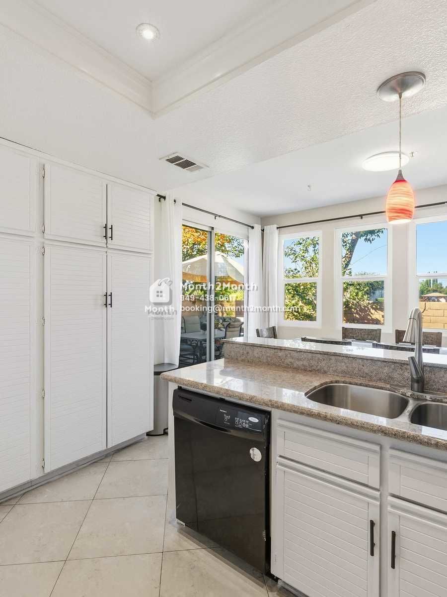 Portrait original 20251127232528 8dd9e4f7 full size 05