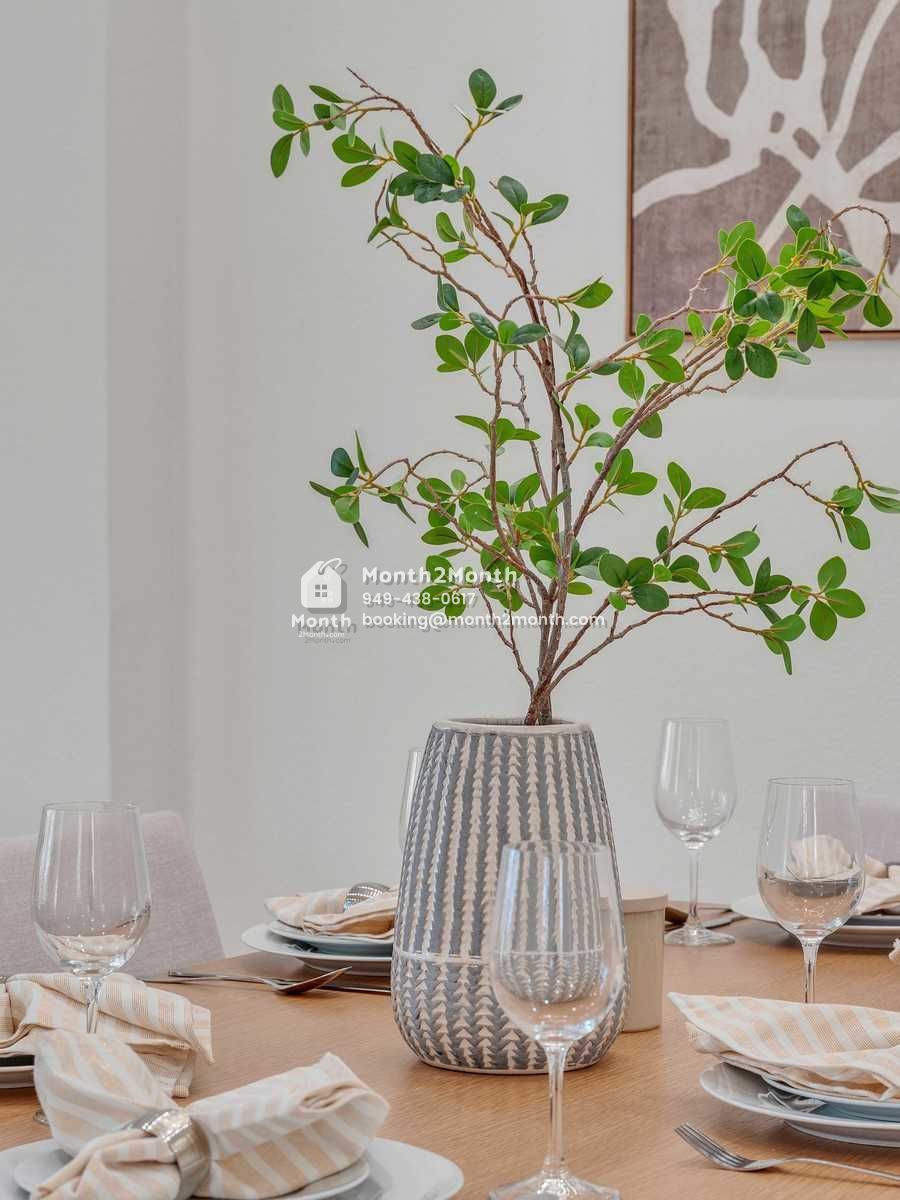 Portrait original 20260112113234 eb11f6c9 indoor 60