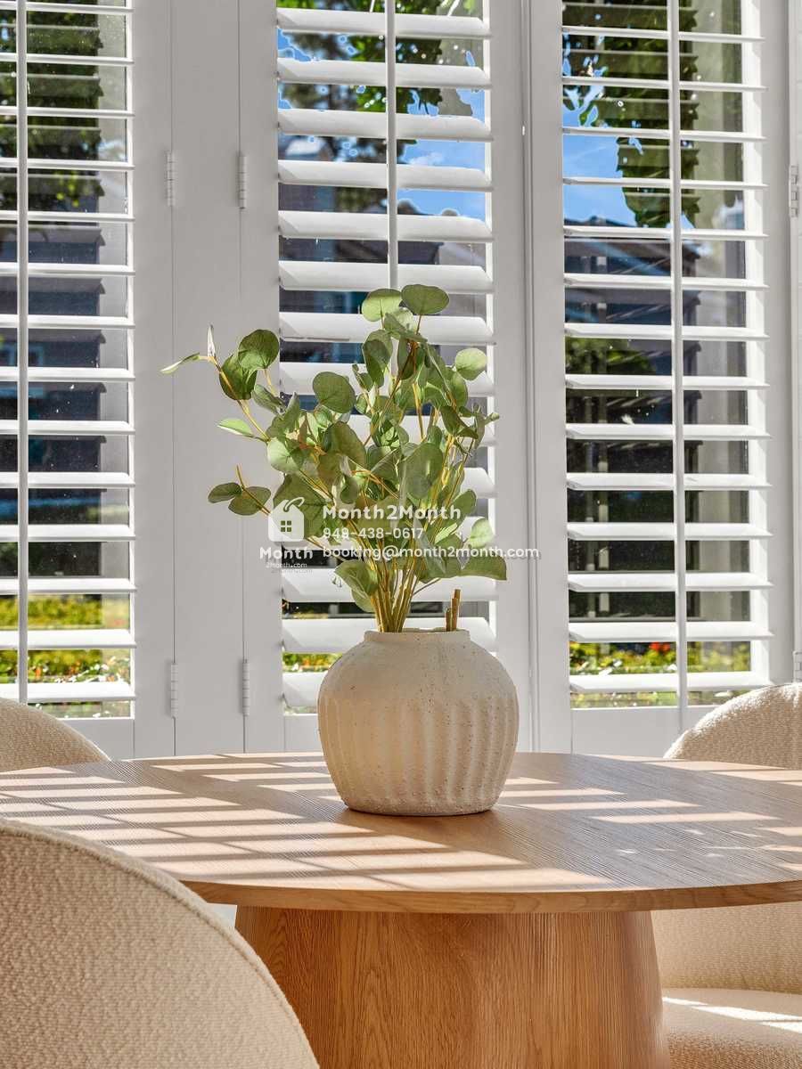 Portrait original 20260112113302 53de1395 indoor 60