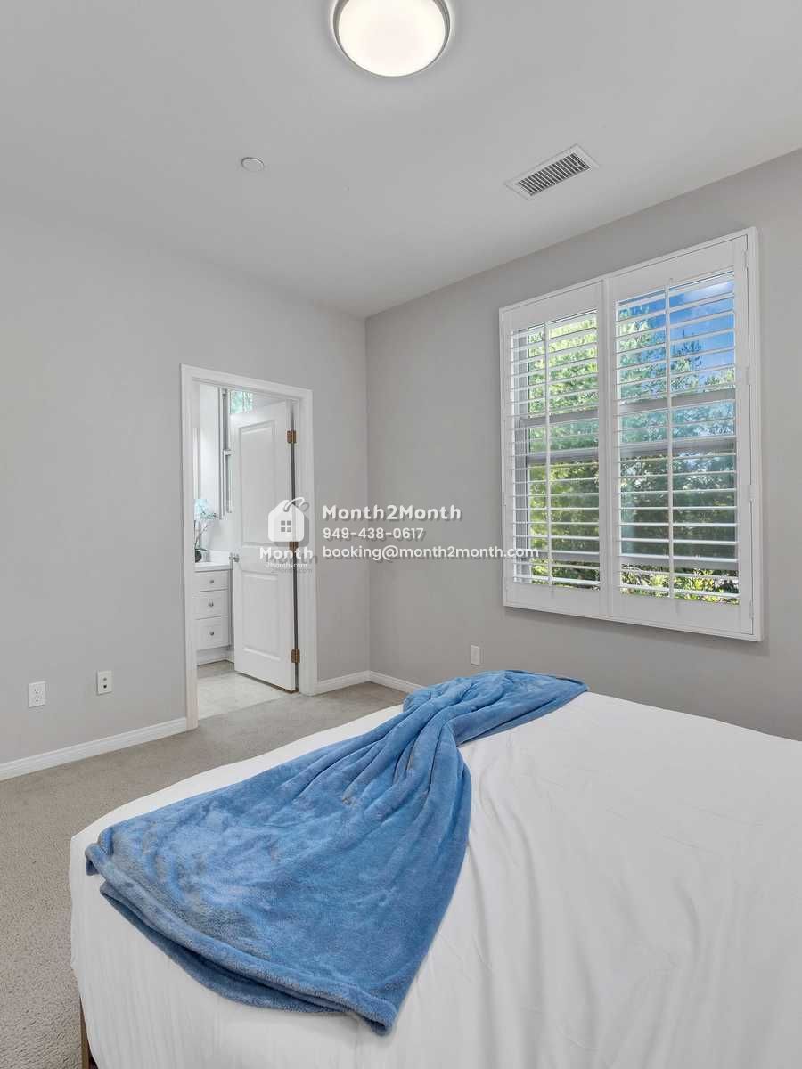 Portrait original 20260119180118 2e46d00c indoor 23