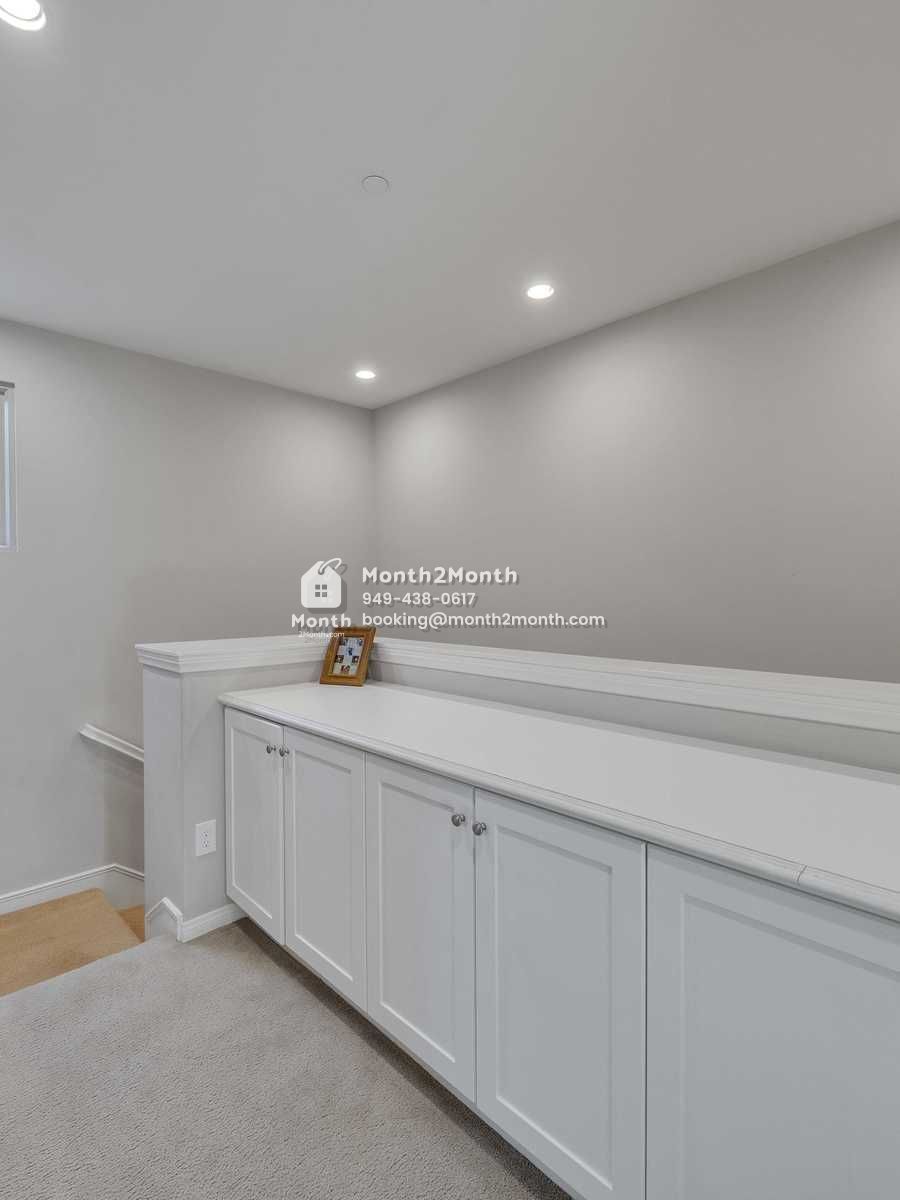 Portrait original 20260119180756 4d1e6371 indoor 38