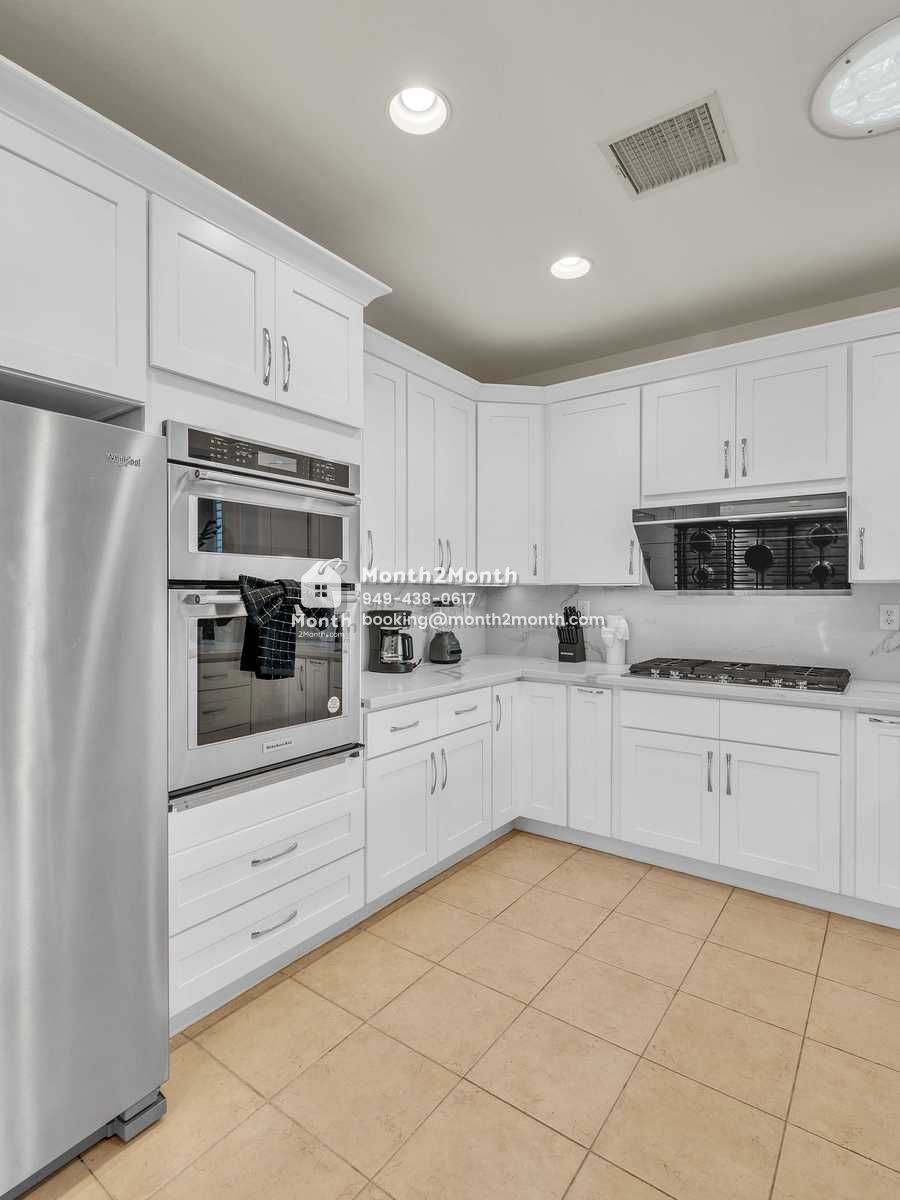 Portrait original 20260317114743 6a04158c indoor 17