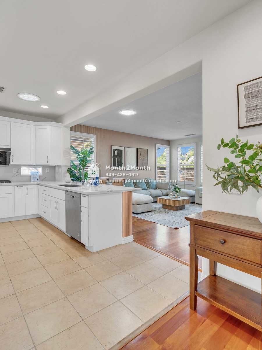 Portrait original 20260317114903 6d6ce7f5 indoor 17