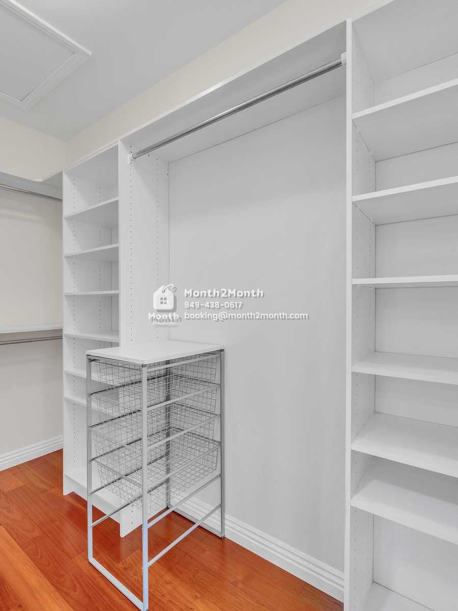 Portrait original 20260317115325 d4ff9637 indoor 36