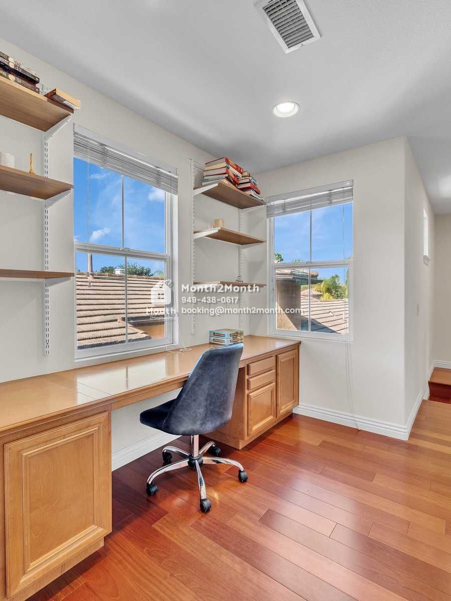 Portrait original 20260317115433 26f8f5f0 indoor 36