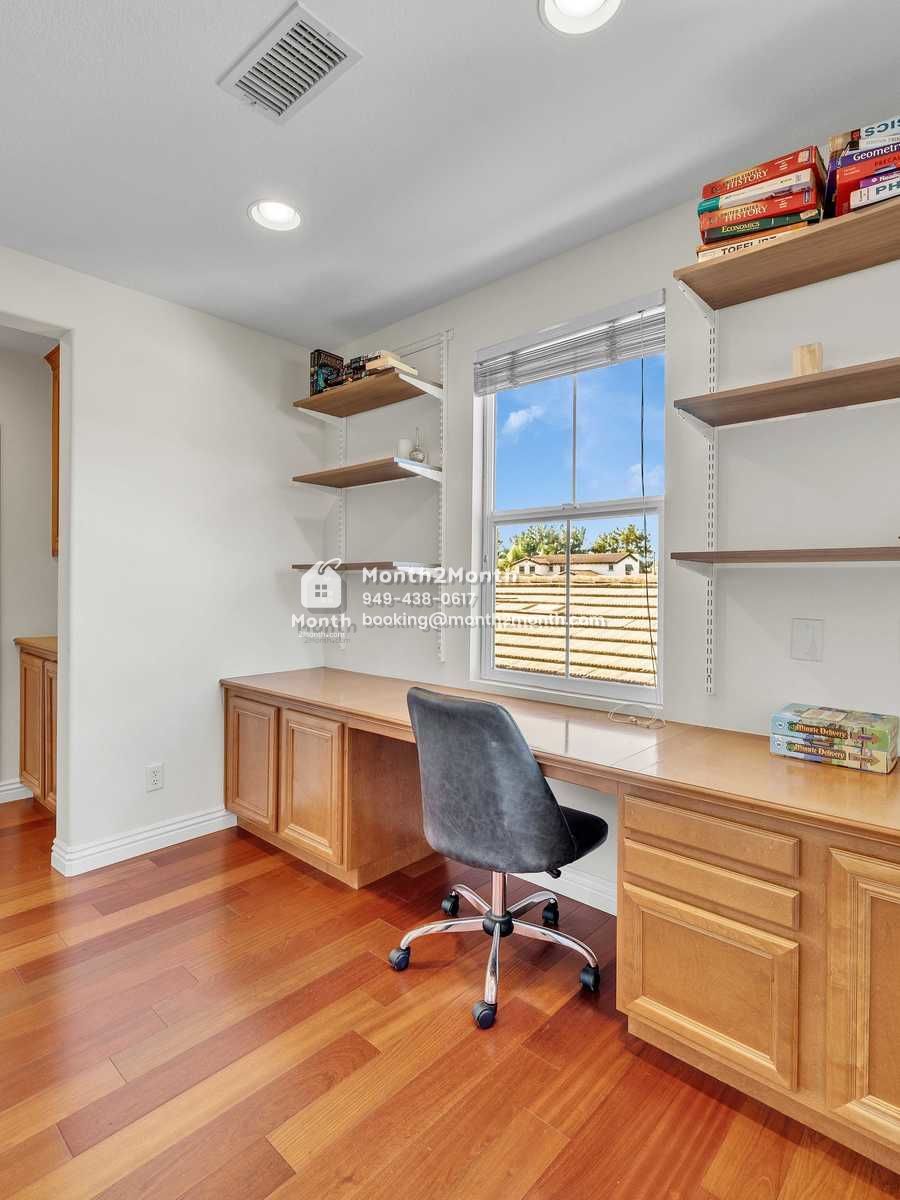 Portrait original 20260317115503 660e5bfb indoor 36